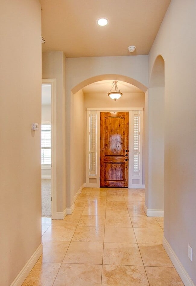 Building Photo - Comanche Trace on Golf Course