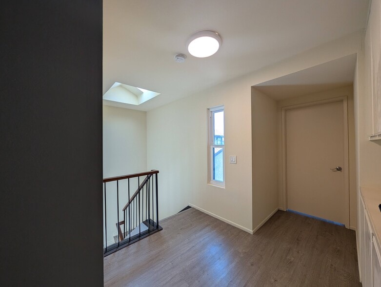 Upstairs Landing View 2 - 1419 Poseidon