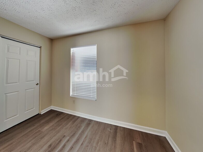 Building Photo - 9013 Scoter Ct