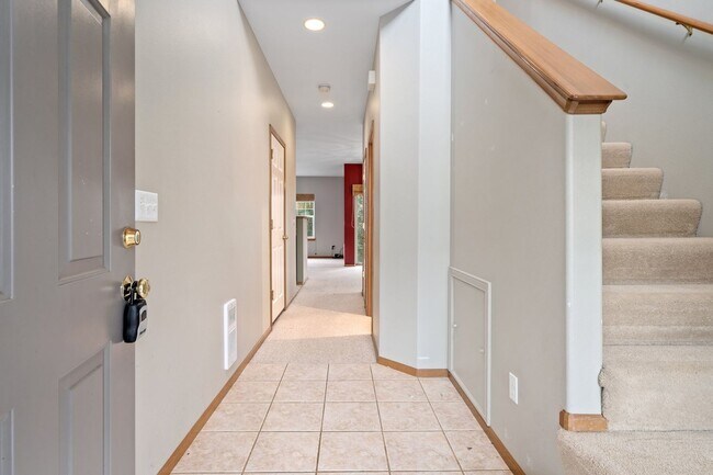 Building Photo - Townhome in Kingston Meadows Community