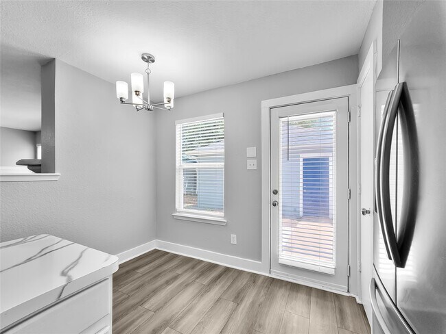 Building Photo - 10711 Cobblecreek Way