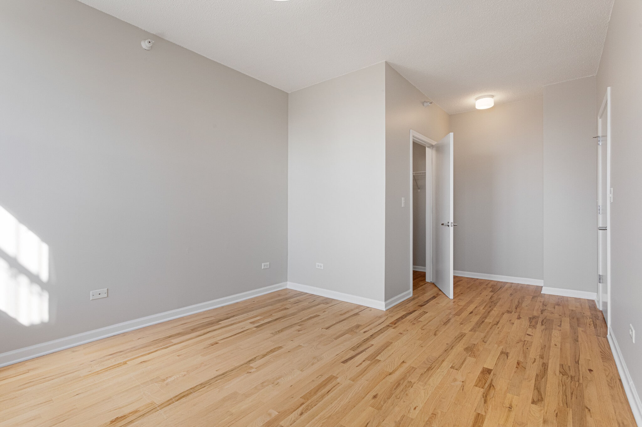 Bedroom - 1717 S Prairie Ave