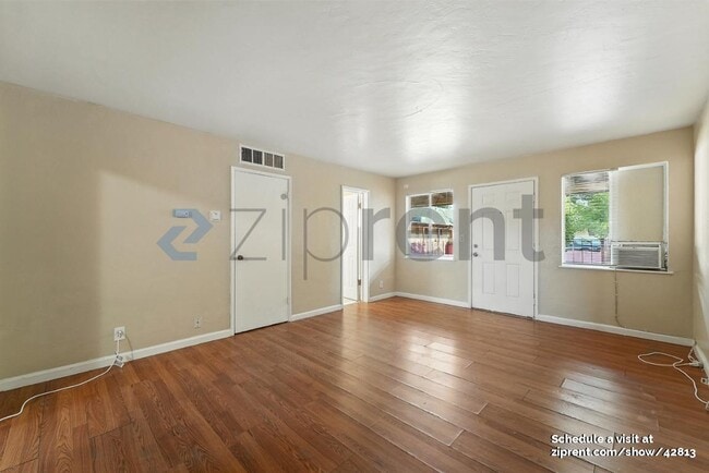 Building Photo - 151 W 18th St