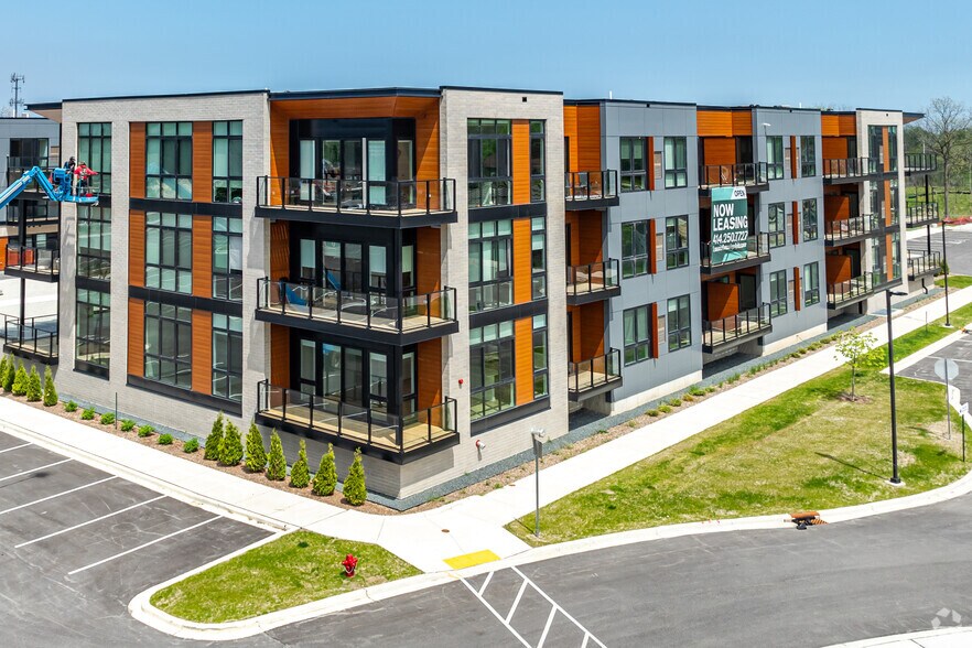 Loomis Crossing Apartments 4100 W Layton Ave Greenfield WI 53221