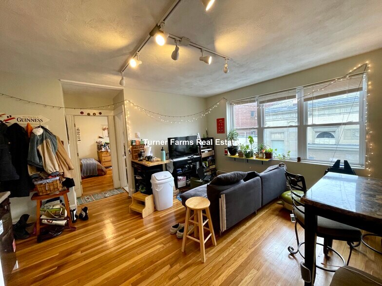 Building Photo - 406 Highland Ave