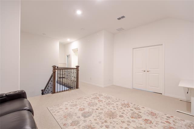 Building Photo - 2340 Willow Garden Dr