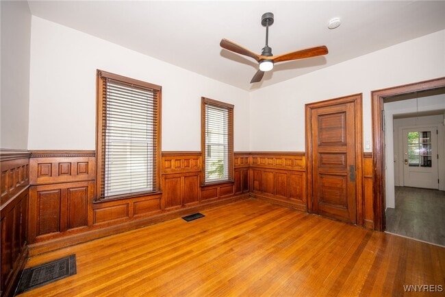 Building Photo - 933 Tifft St