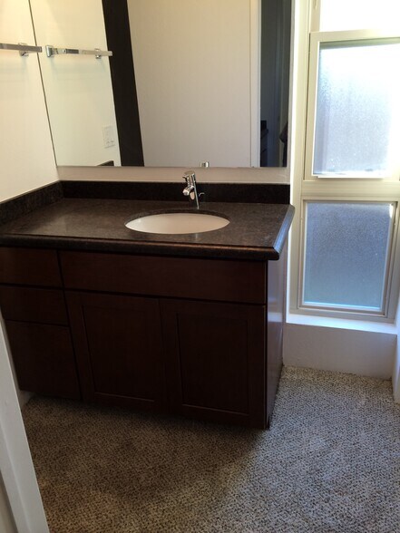 Building Photo - 645 Rollins Rd