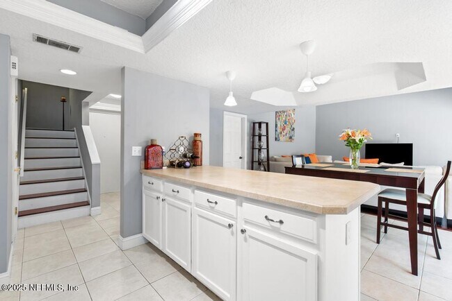 Building Photo - 5400 La Moya Ave