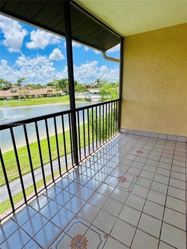Building Photo - 806 Sky Pine Way