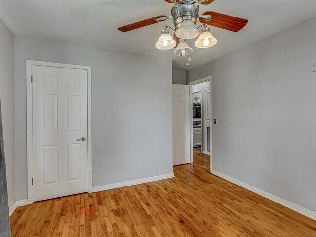 Building Photo - 300 N Fretz Ave