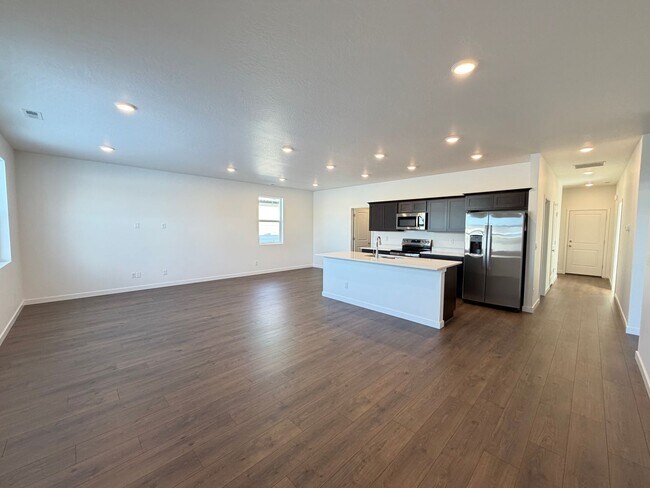 Building Photo - Brand New Post Falls Home!!