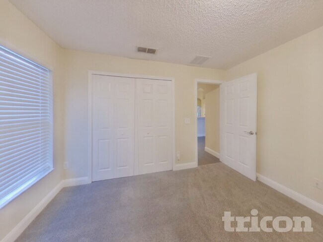 Building Photo - 1074 Worthington Dr