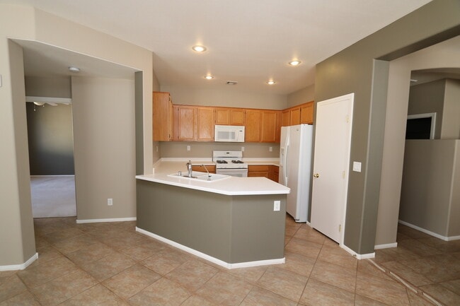 Building Photo - * Single Story * Southwest * Near Beltway * Shopping *