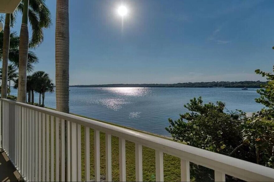 Building Photo - 8800 Bay Pines Blvd