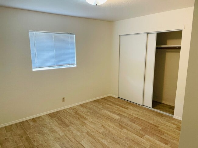 Building Photo - 185 Sierra Rd