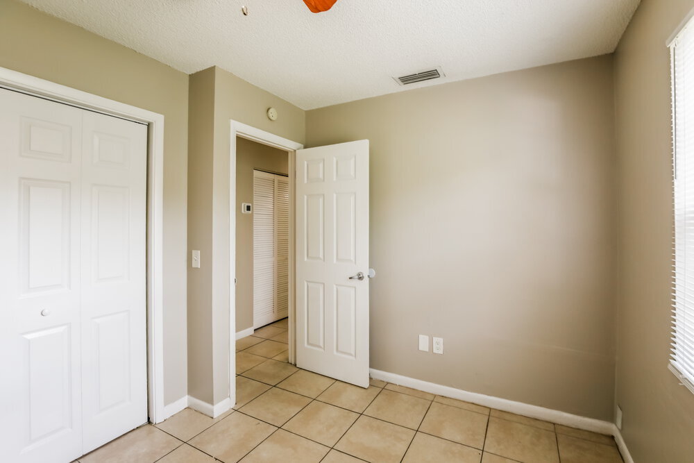 Building Photo - 933 Camellia Rd