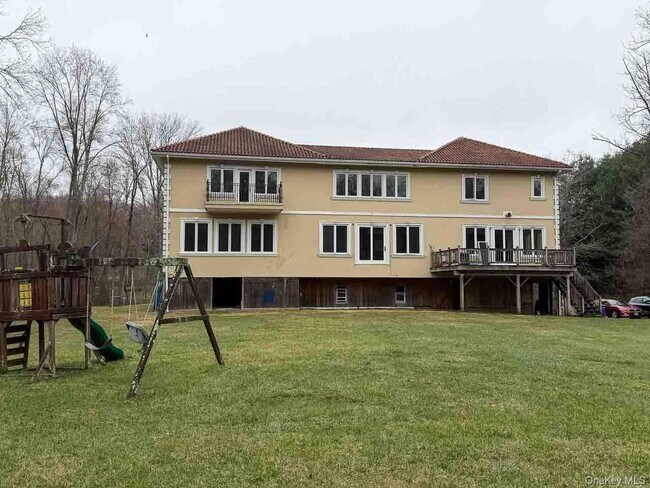 Building Photo - 180 Stone Hill Rd