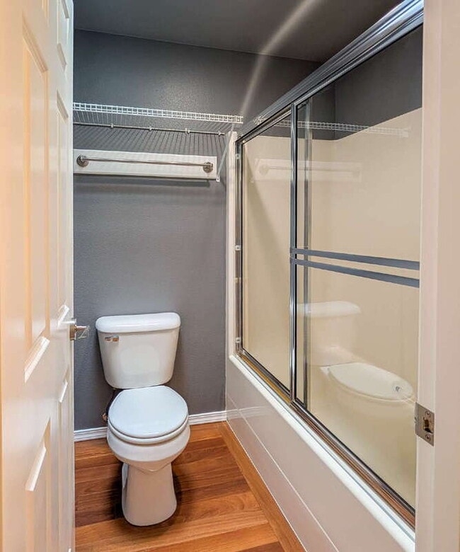 Building Photo - 11625 Center Rd