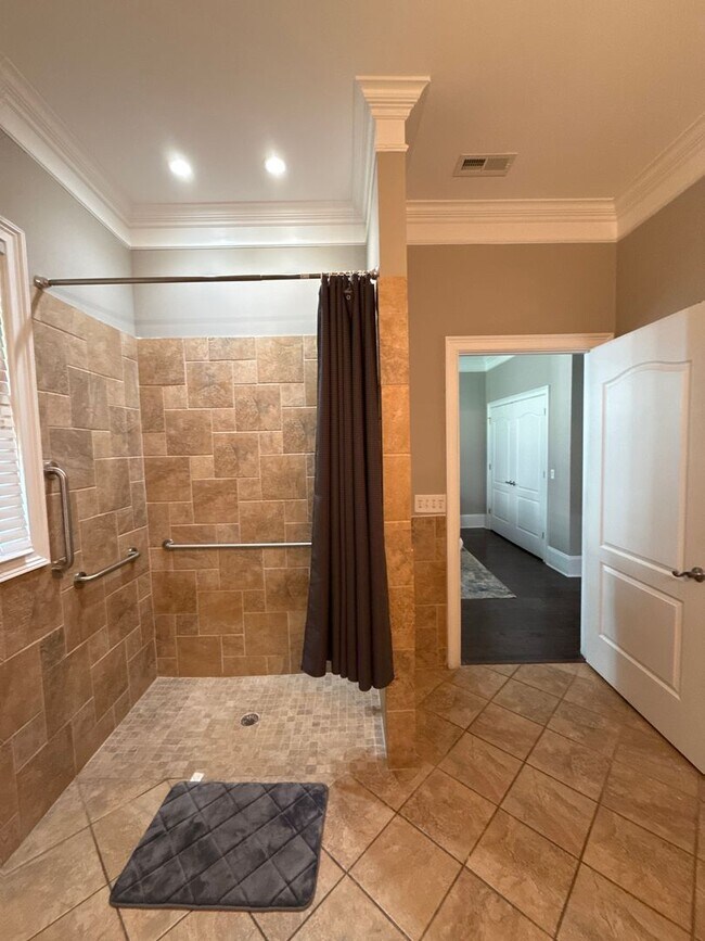 Building Photo - Mint Hill