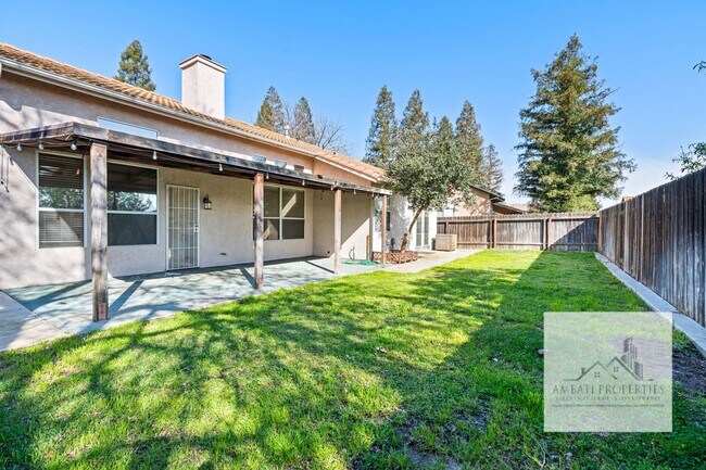 Building Photo - 3 Bed 2 Bath in Clovis Unified School District!