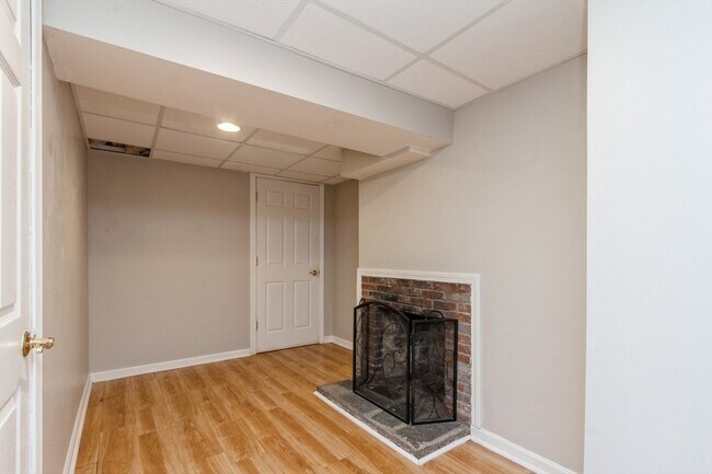 Building Photo - 37 Philbrick Rd