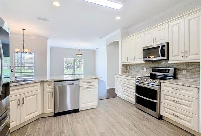 Building Photo - 3612 Northwoods Dr