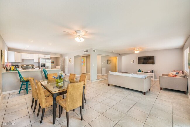 Building Photo - 3 br, 2 bath House - 3000 Kings Way