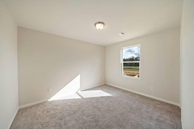 Building Photo - 228 Wild Oak