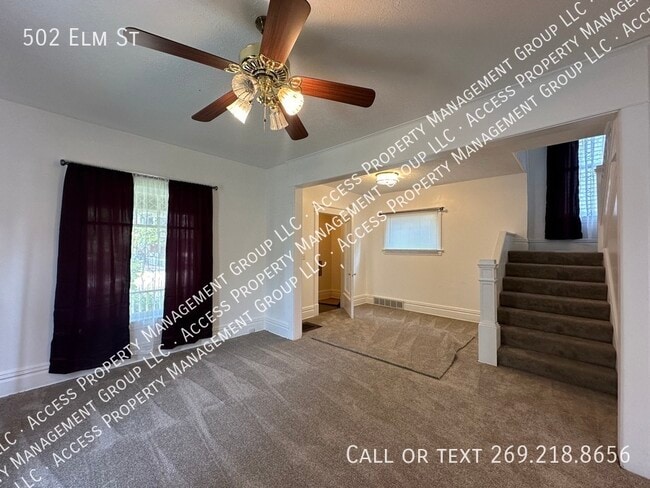 Building Photo - 502 Elm St