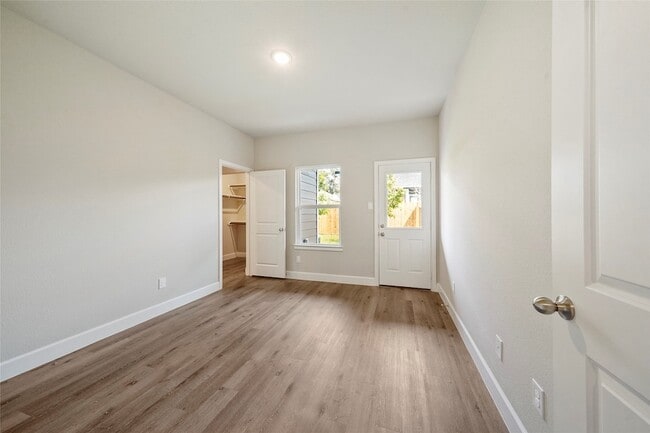 Building Photo - 414 Avenue H