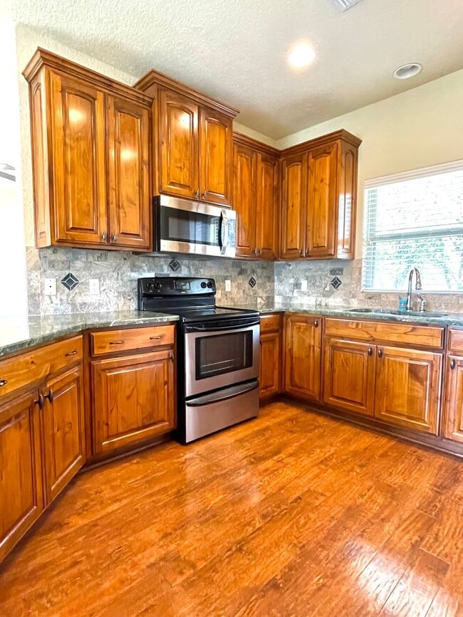Building Photo - Guest Home in the Gated Saddlewood Estates