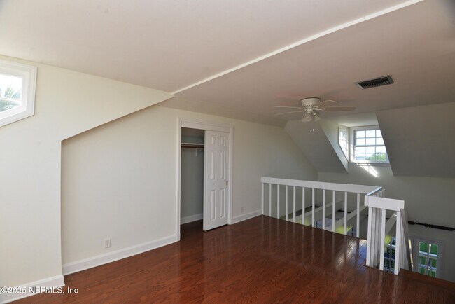 Building Photo - 1526 Palm Ave
