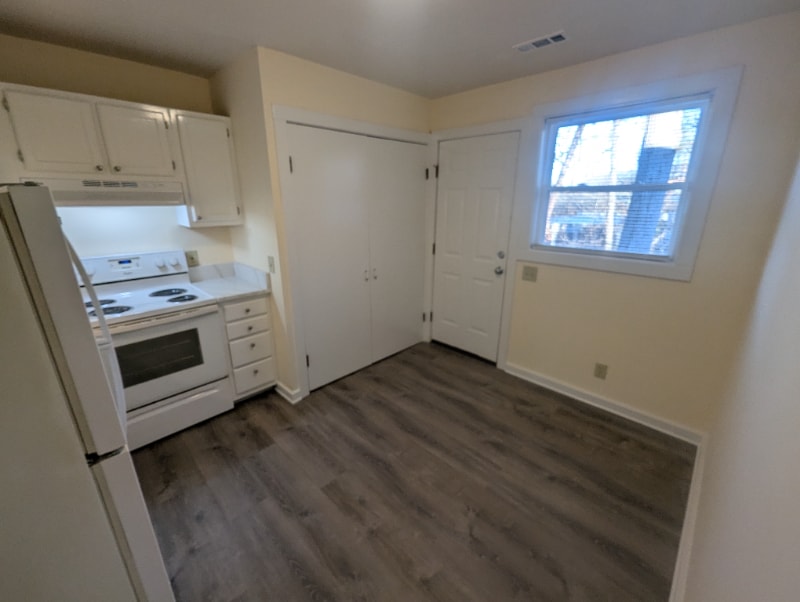 Building Photo - 4 Maple Leaf Ct