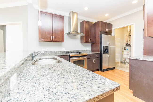Building Photo - 4810 N Lavergne Ave