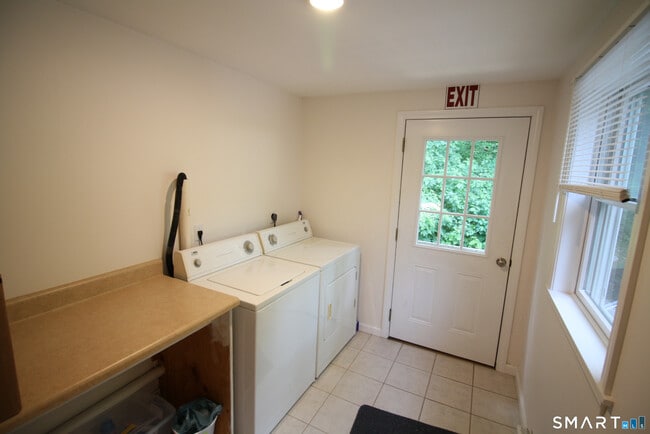 Building Photo - 204 Westbrook Rd