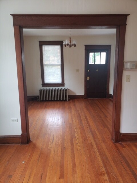 Building Photo - 319 Chicago Ave