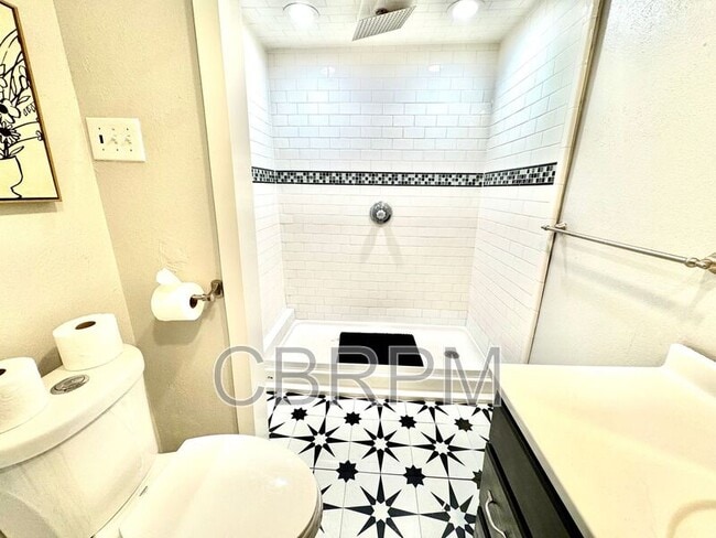 Building Photo - 2702 23rd St