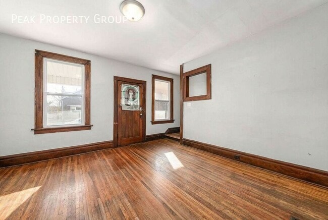 Building Photo - 396 E Northwood Ave