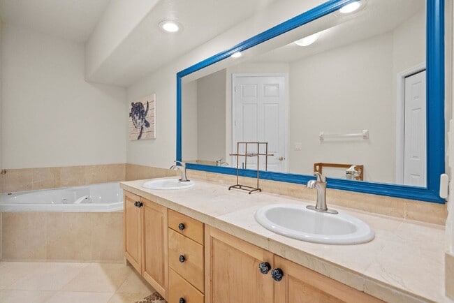 Building Photo - 1593 Pinellas Bayway S