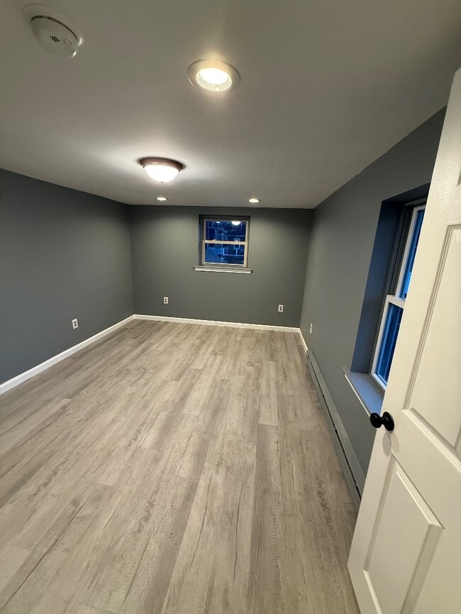 Building Photo - 103 W Catawissa St