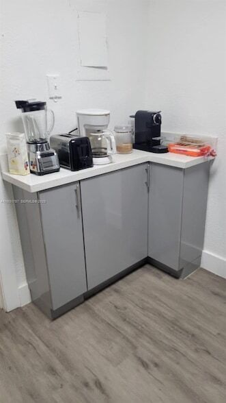 Building Photo - 4158 Inverrary Dr