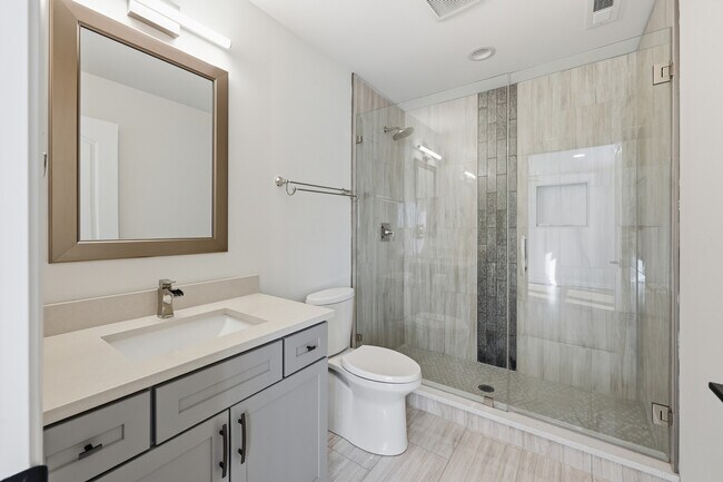 Building Photo - 4530 E Fairfax Ave