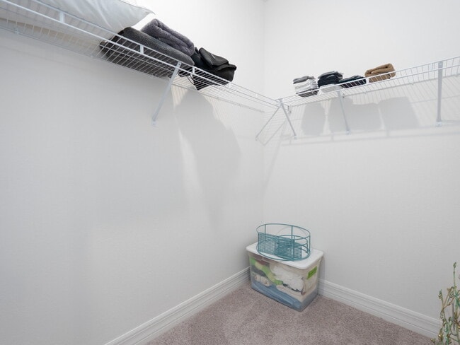 Building Photo - Move in now with zero deposit! This stunni...