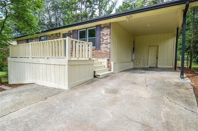 Building Photo - 2945 Rio Montana Dr