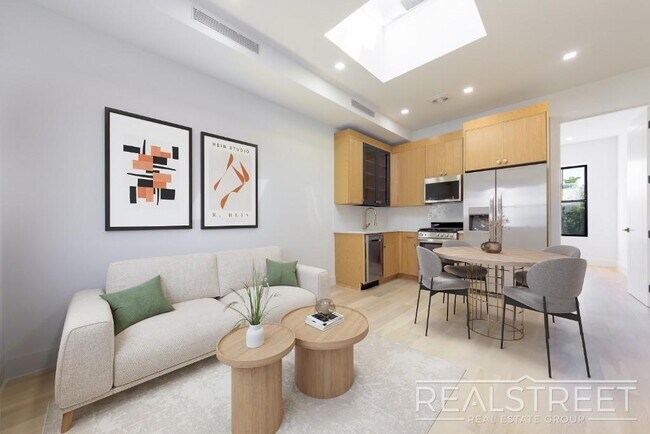 Primary Photo - Stunning Brand New 2 Bed 2 Bath + PRIVATE ...