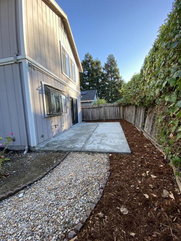 Building Photo - 555 Lighthouse Dr