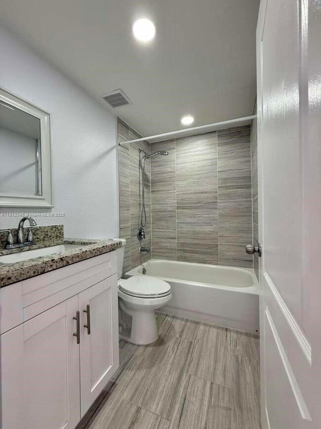 Building Photo - 922 NW 134th Ave