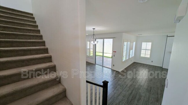 Building Photo - 2632 S Tobin