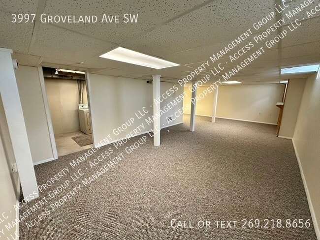 Building Photo - 3997 Groveland Ave SW